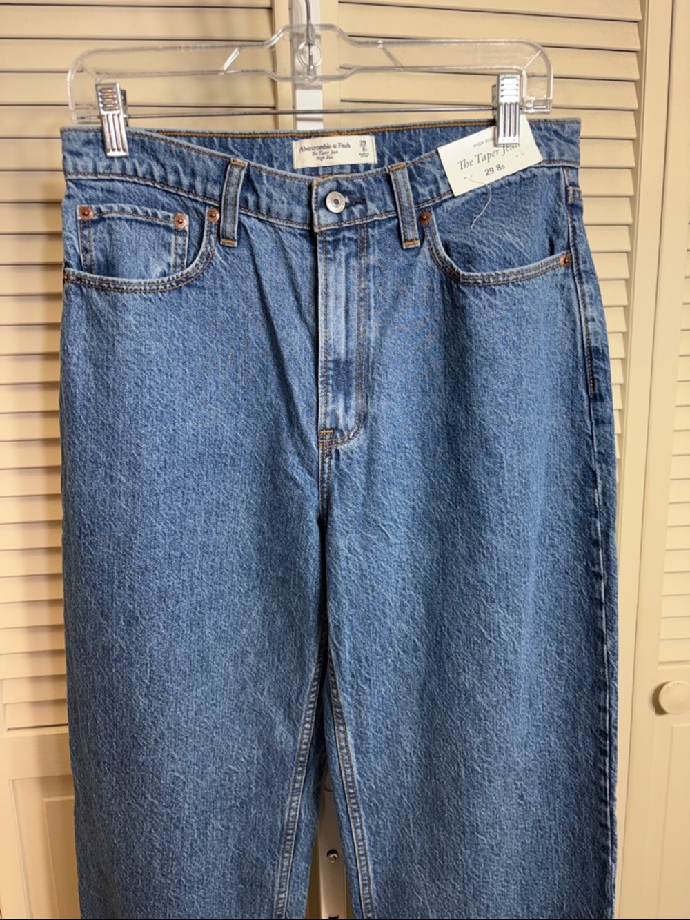 NWT Abercrombie & Fitch High Rise Taper Jeans Blue Medium Wash Size 8 Short - Picture 4 of 13